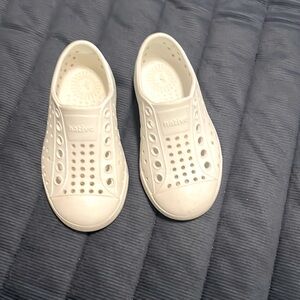 Native Jefferson shoes size 6
